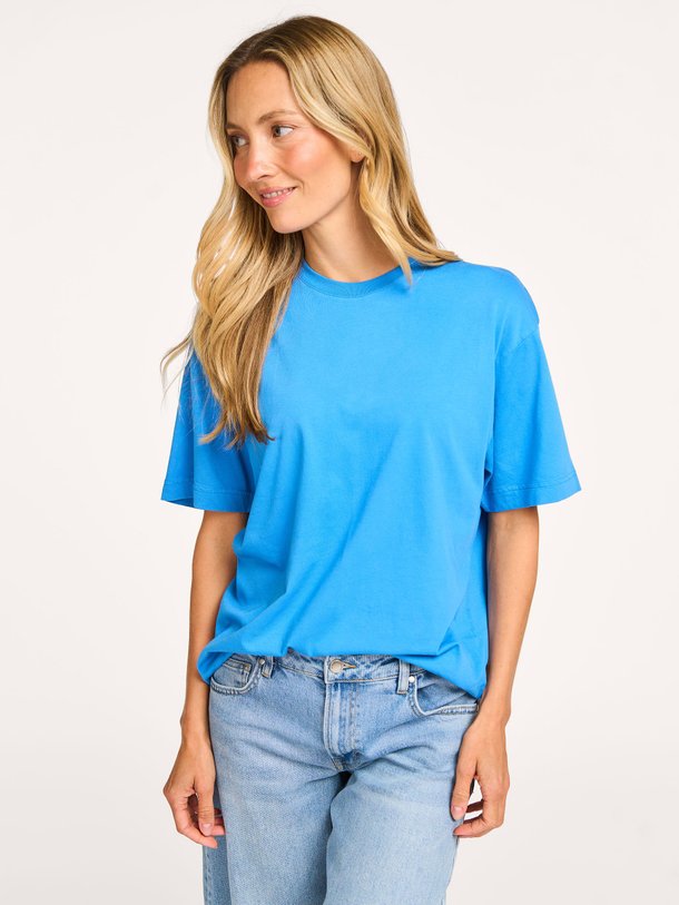 Ontdek de Organic cotton oversized T-shirt van Colorful Standard in de kleur blauw bij Orangebag. Op werkdagen voor 21:45 besteld, morgen in huis.