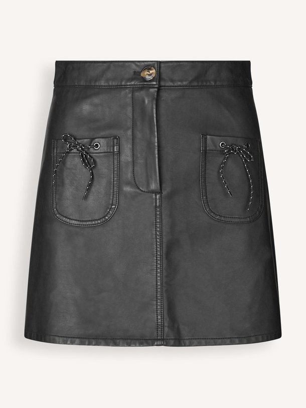 Ontdek de Saima leatherlook rok van Baum und Pferdgarten in de kleur zwart bij Orangebag. Op werkdagen voor 21:45 besteld, morgen in huis.