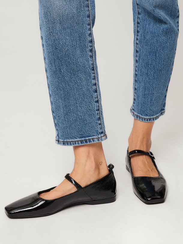 Ontdek de Delia laklederen ballerina's van Vagabond Shoemakers in de kleur zwart bij Orangebag. Op werkdagen voor 21:45 besteld, morgen in huis.