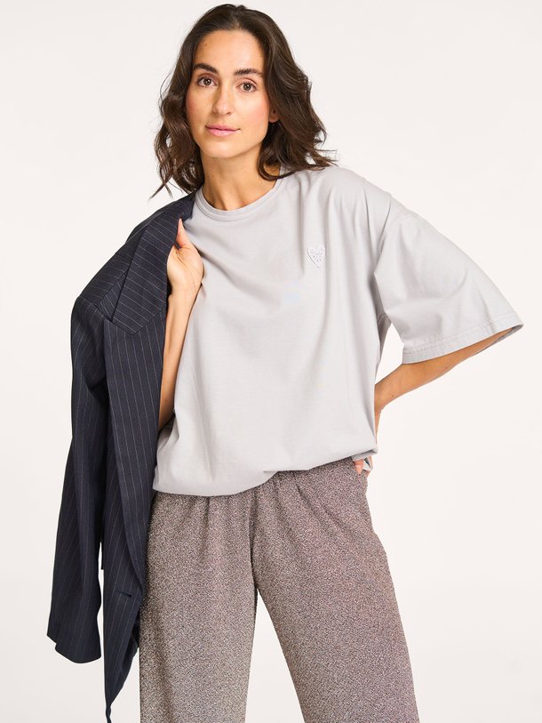 Ontdek de Katoenen T-shirt van forte_forte in de kleur grijs bij Orangebag. Op werkdagen voor 21:45 besteld, morgen in huis.