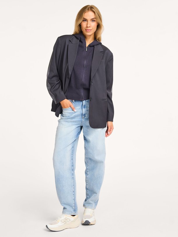 Ontdek de Geweven blazer van Yaya in de kleur antraciet bij Orangebag. Op werkdagen voor 21:45 besteld, morgen in huis.