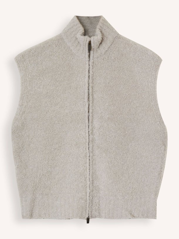 Ontdek de Indy mohairmix vest van Knit-ted in de kleur lichtgrijs bij Orangebag. Op werkdagen voor 21:45 besteld, morgen in huis.