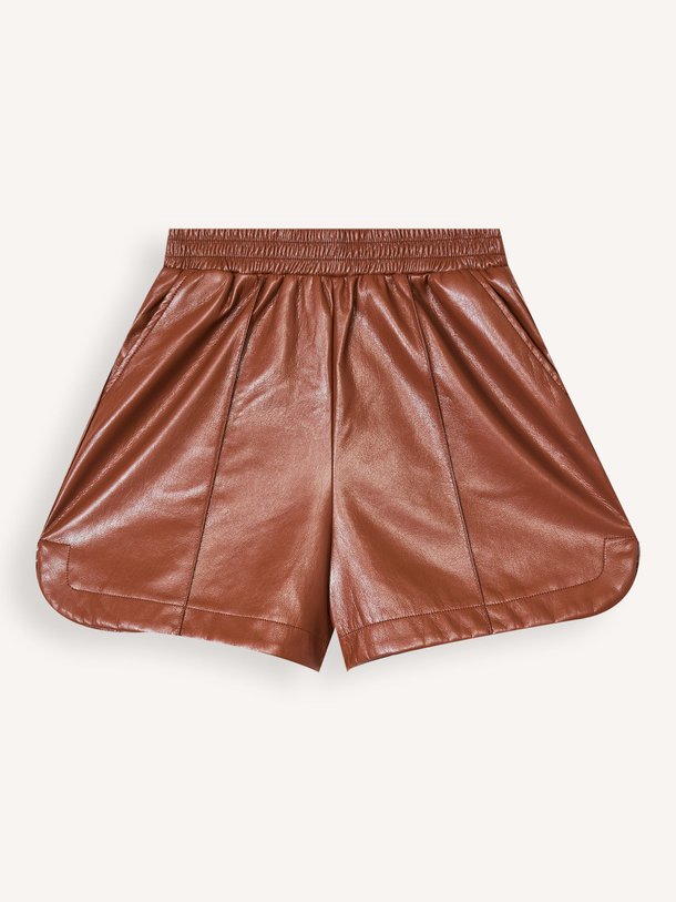 Ontdek de Leatherlook short van Frnch in de kleur bruin bij Orangebag. Op werkdagen voor 21:45 besteld, morgen in huis.