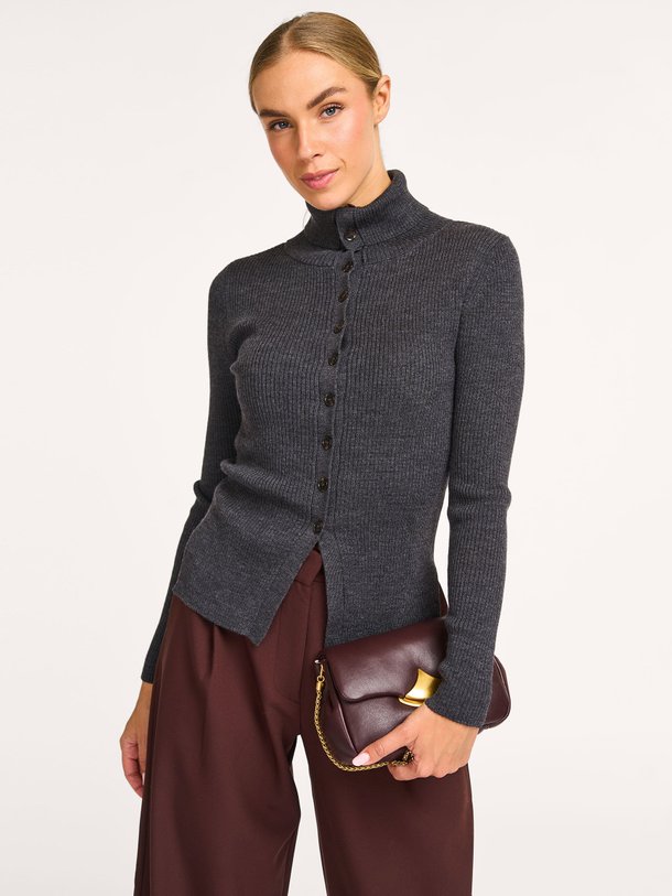 Ontdek de Shimoteka wollen vest van Sessun in de kleur donkergrijs bij Orangebag. Op werkdagen voor 21:45 besteld, morgen in huis.