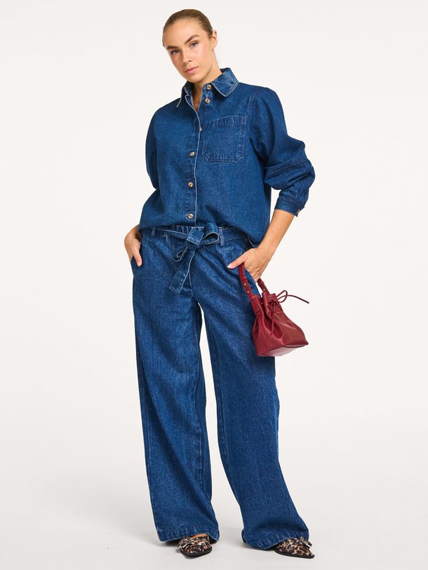 Ontdek de Possy denim blouse van Modstrom in de kleur blauw bij Orangebag. Op werkdagen voor 21:45 besteld, morgen in huis.