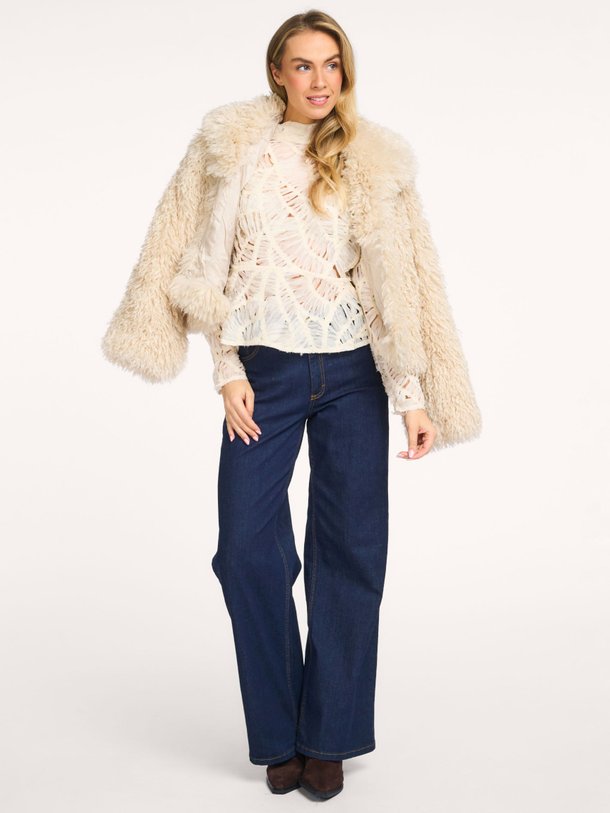 Ontdek de Sibelle geweven top met opengewerkt patroon van Second Female in de kleur off-white bij Orangebag. Op werkdagen voor 21:45 besteld, morgen in huis.