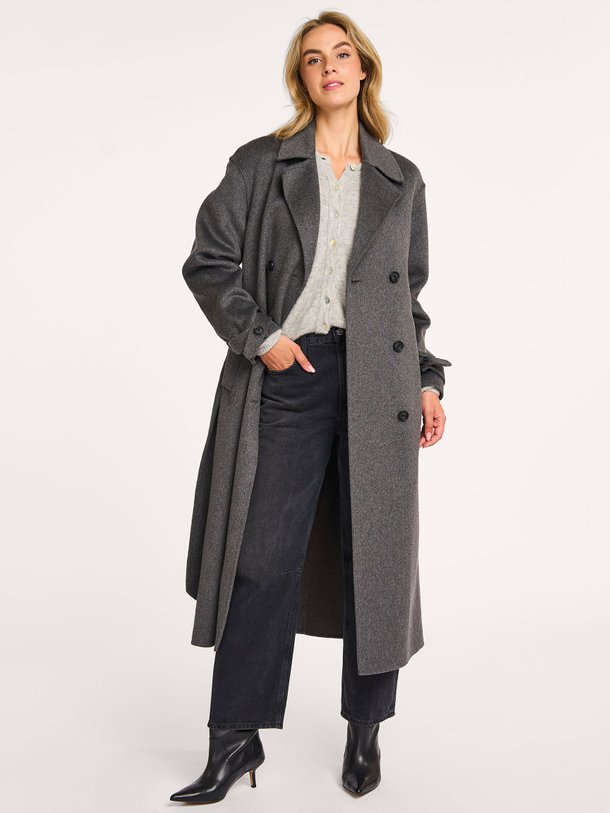 Ontdek de Mae wolmix mantel van Studio AR in de kleur donkergrijs bij Orangebag. Op werkdagen voor 21:45 besteld, morgen in huis.