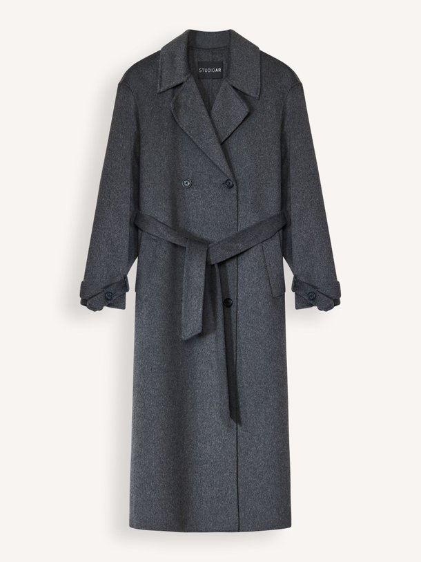 Ontdek de Mae wolmix mantel van Studio AR in de kleur donkergrijs bij Orangebag. Op werkdagen voor 21:45 besteld, morgen in huis.