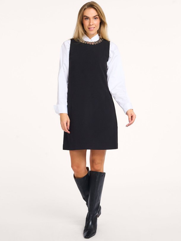 Ontdek de Roxy rayonmix jurk met pailletten van Sofie Schnoor in de kleur zwart bij Orangebag. Op werkdagen voor 21:45 besteld, morgen in huis.