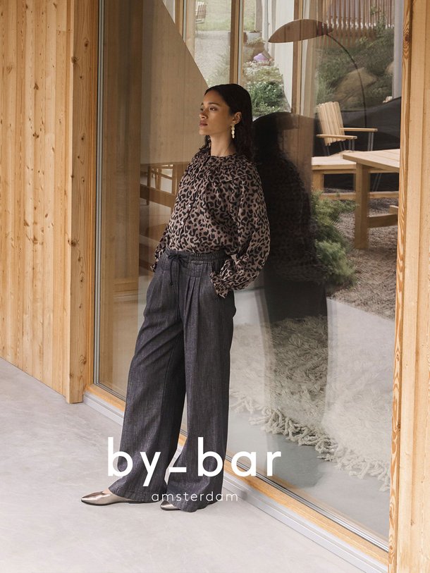 Ontdek de Gia katoenmix leopard blouse van By-Bar in de kleur bruin bij Orangebag. Op werkdagen voor 21:45 besteld, morgen in huis.