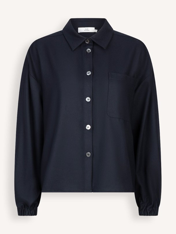 Ontdek de Perrine viscosemix blouse van Ruby Tuesday in de kleur donkerblauw bij Orangebag. Op werkdagen voor 21:45 besteld, morgen in huis.
