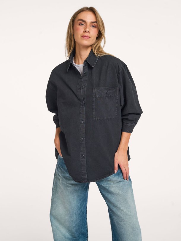 Ontdek de Tysco denim blouse van American Vintage in de kleur antraciet bij Orangebag. Op werkdagen voor 21:45 besteld, morgen in huis.