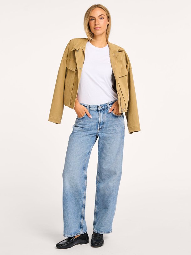 Ontdek de Lindz low waist straight fit jeans van Citizens of Humanity in de kleur blauw bij Orangebag. Op werkdagen voor 21:45 besteld, morgen in huis.
