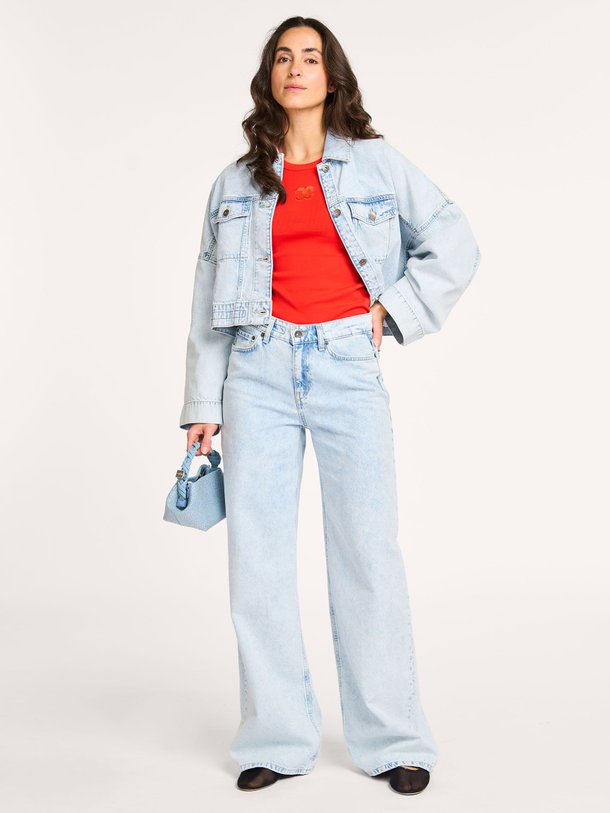 Ontdek de Flung high waist wide leg non-stretch jeans van Drykorn in de kleur lichtblauw bij Orangebag. Op werkdagen voor 21:45 besteld, morgen in huis.
