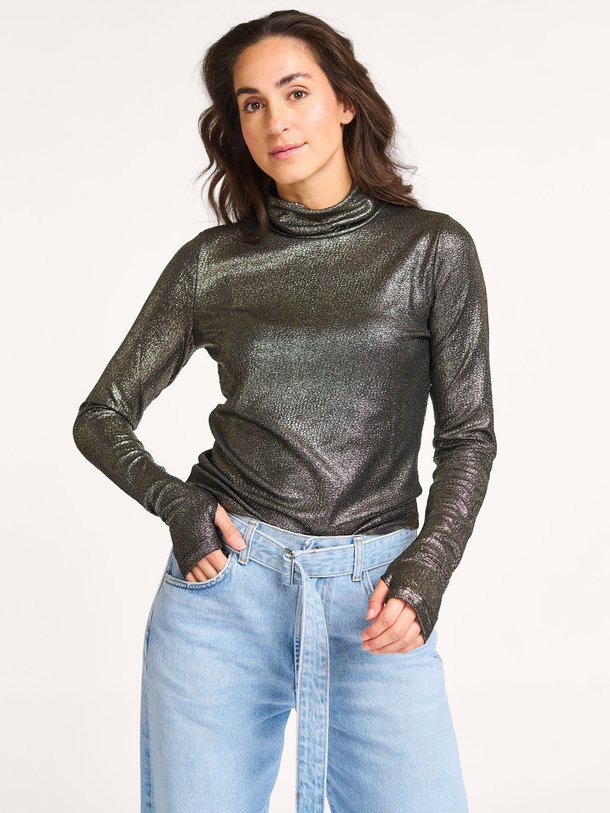 Ontdek de Ilevate geweven top van Essentiel Antwerp in de kleur zilverkleur bij Orangebag. Op werkdagen voor 21:45 besteld, morgen in huis.