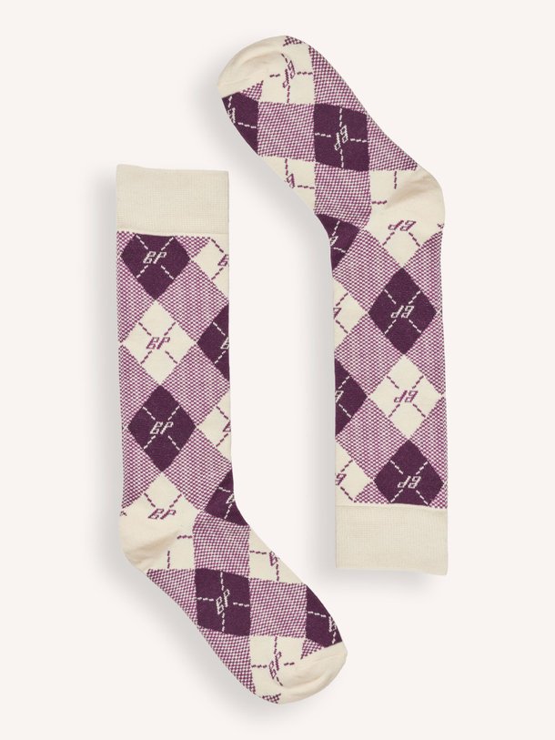 Ontdek de Lenna katoenmix sokken met dessin van Baum und Pferdgarten in de kleur paars bij Orangebag. Op werkdagen voor 21:45 besteld, morgen in huis.