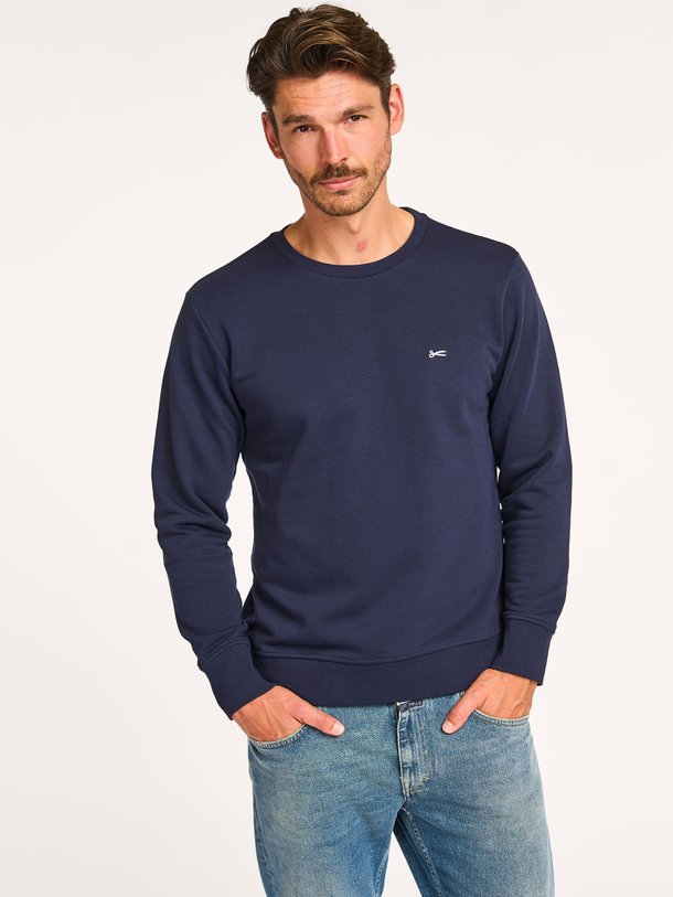 Ontdek de Scissor katoenmix sweater van Denham in de kleur donkerblauw bij Orangebag. Op werkdagen voor 21:45 besteld, morgen in huis.