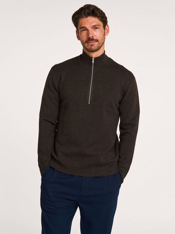 Ontdek de Harald wolmix trui van NN.07 in de kleur donkerbruin bij Orangebag. Op werkdagen voor 21:45 besteld, morgen in huis.