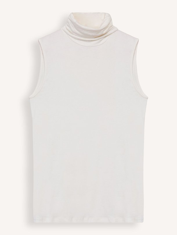 Ontdek de M001 Soft Touch viscosemix top met col van Majestic Filatures in de kleur wit bij Orangebag. Op werkdagen voor 21:45 besteld, morgen in huis.