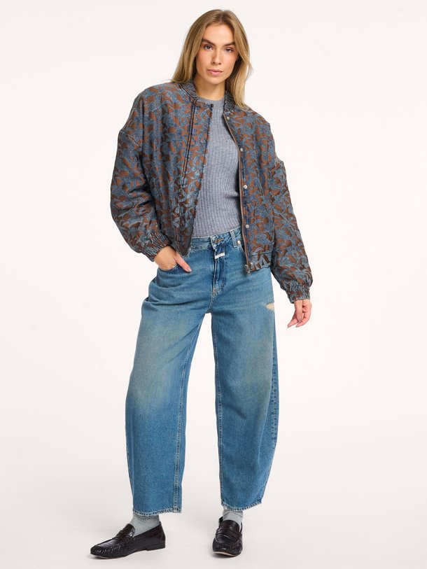 Ontdek de Katoenmix jack met dessin van Frnch in de kleur bruin bij Orangebag. Op werkdagen voor 21:45 besteld, morgen in huis.