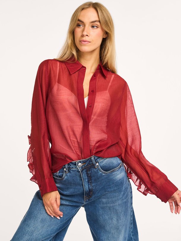 Ontdek de Bluebell geweven blouse van Copenhagen Muse in de kleur bordeauxrood bij Orangebag. Op werkdagen voor 21:45 besteld, morgen in huis.