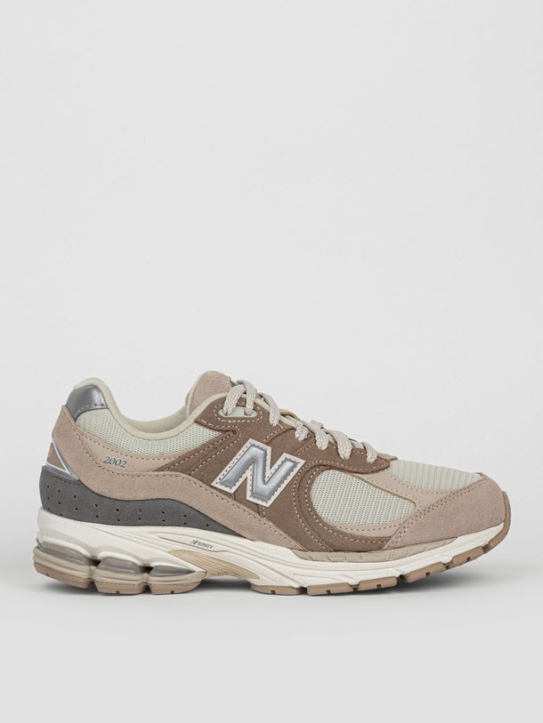 Ontdek de M2002R suède sneakers van New Balance in de kleur bruin bij Orangebag. Op werkdagen voor 21:45 besteld, morgen in huis.