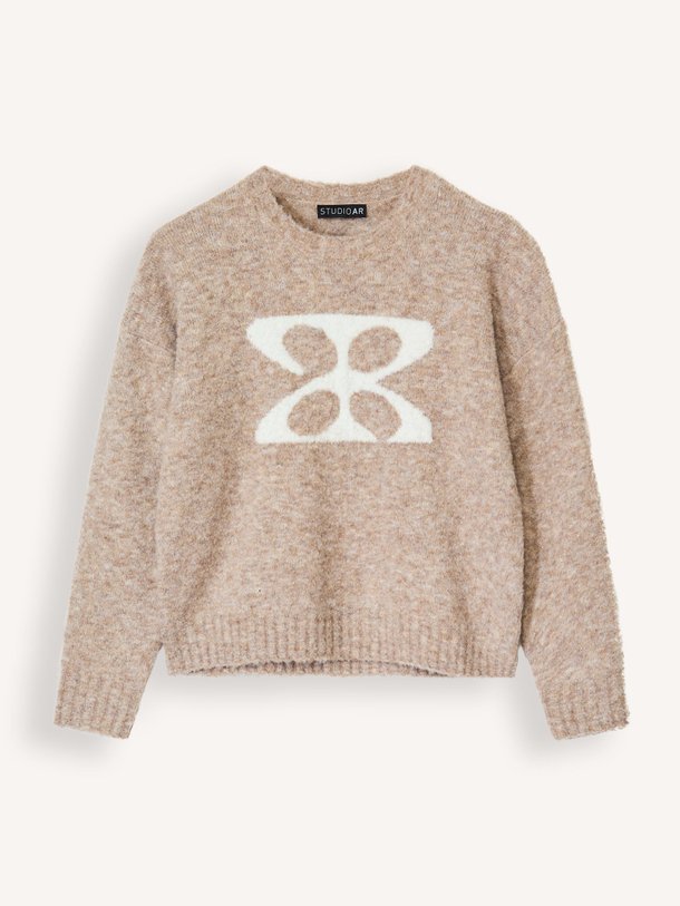 Ontdek de Kirsten wolmix bouclé trui van Studio AR in de kleur zand bij Orangebag. Op werkdagen voor 21:45 besteld, morgen in huis.