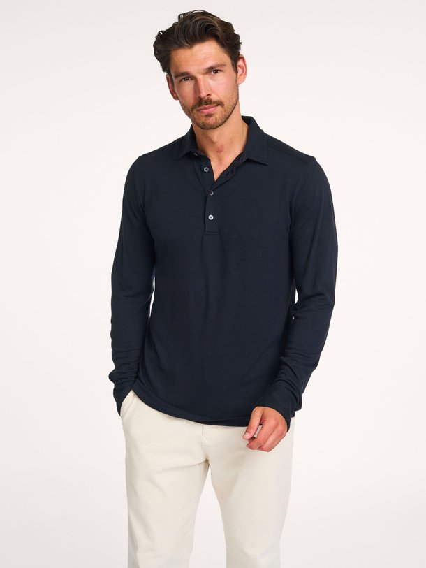 Ontdek de Edwards lyocell/wolmix polo van Wahts in de kleur donkerblauw bij Orangebag. Op werkdagen voor 21:45 besteld, morgen in huis.