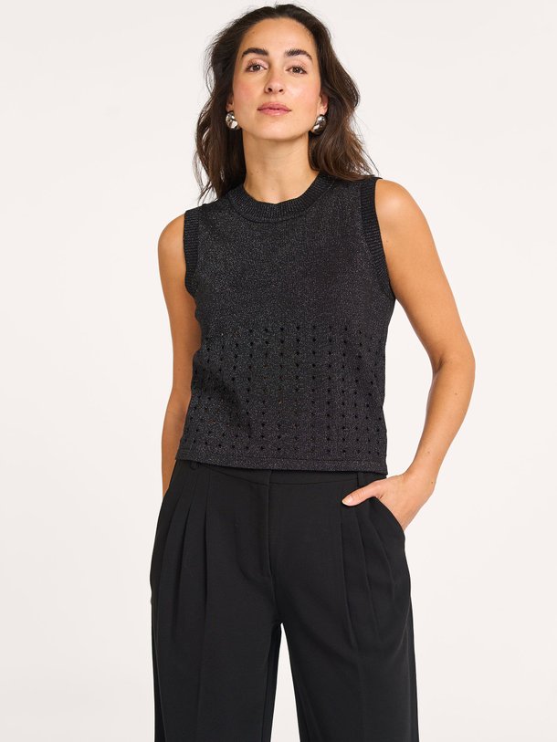 Ontdek de Viscosemix lurex rib top van Haute L'Amitié in de kleur zwart bij Orangebag. Op werkdagen voor 21:45 besteld, morgen in huis.