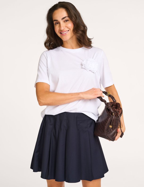 Ontdek de Priya organic cotton T-shirt van Modstrom in de kleur wit bij Orangebag. Op werkdagen voor 21:45 besteld, morgen in huis.