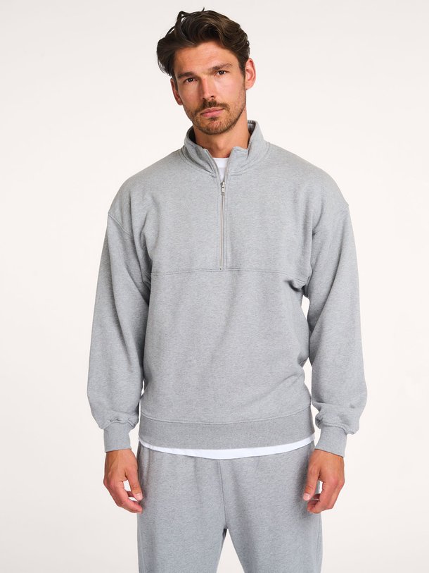 Ontdek de Organic cotton sweater van Colorful Standard in de kleur lichtgrijs bij Orangebag. Op werkdagen voor 21:45 besteld, morgen in huis.