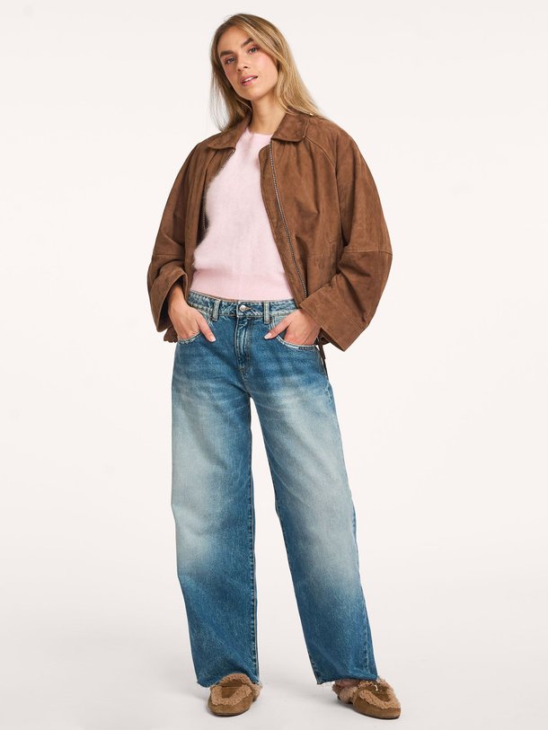 Ontdek de Bea low waist wide leg jeans van Icon Denim in de kleur blauw bij Orangebag. Op werkdagen voor 21:45 besteld, morgen in huis.
