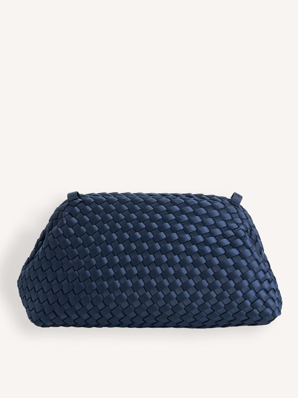 Ontdek de Gevlochten pouch van Marrea in de kleur donkerblauw bij Orangebag. Op werkdagen voor 21:45 besteld, morgen in huis.