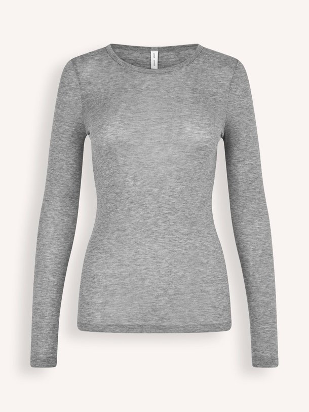 Ontdek de Sadou wolmix longsleeve van Samsoe Samsoe in de kleur grijs bij Orangebag. Op werkdagen voor 21:45 besteld, morgen in huis.
