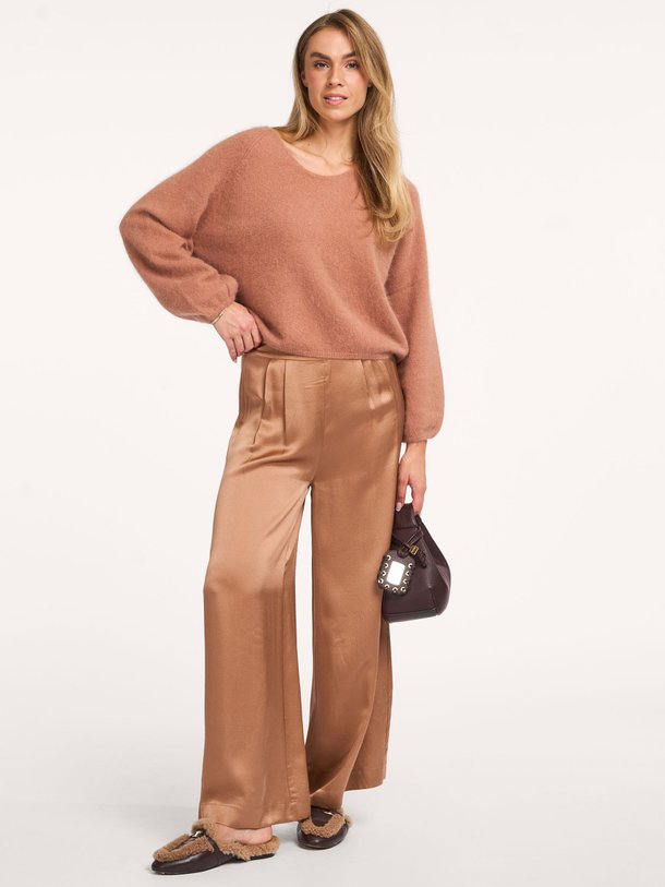 Ontdek de Swan zijden broek van Karma Koma in de kleur camel bij Orangebag. Op werkdagen voor 21:45 besteld, morgen in huis.