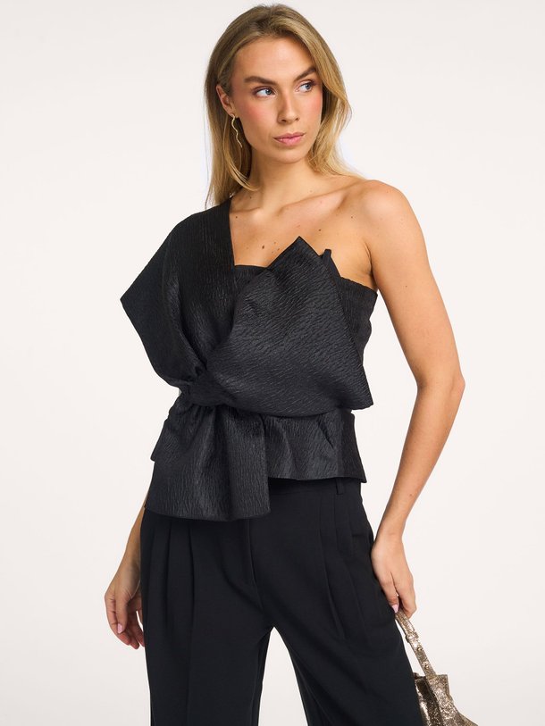 Ontdek de Jula geweven one-shoulder top van By-Bar in de kleur zwart bij Orangebag. Op werkdagen voor 21:45 besteld, morgen in huis.