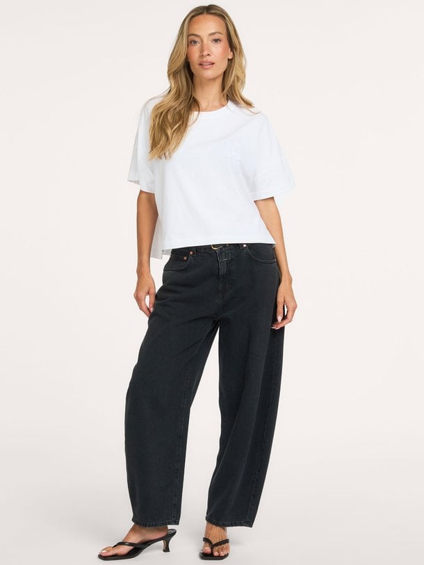 Ontdek de Jazzie mid waist barrel fit non-stretch jeans van Closed in de kleur donkergrijs bij Orangebag. Op werkdagen voor 21:45 besteld, morgen in huis.