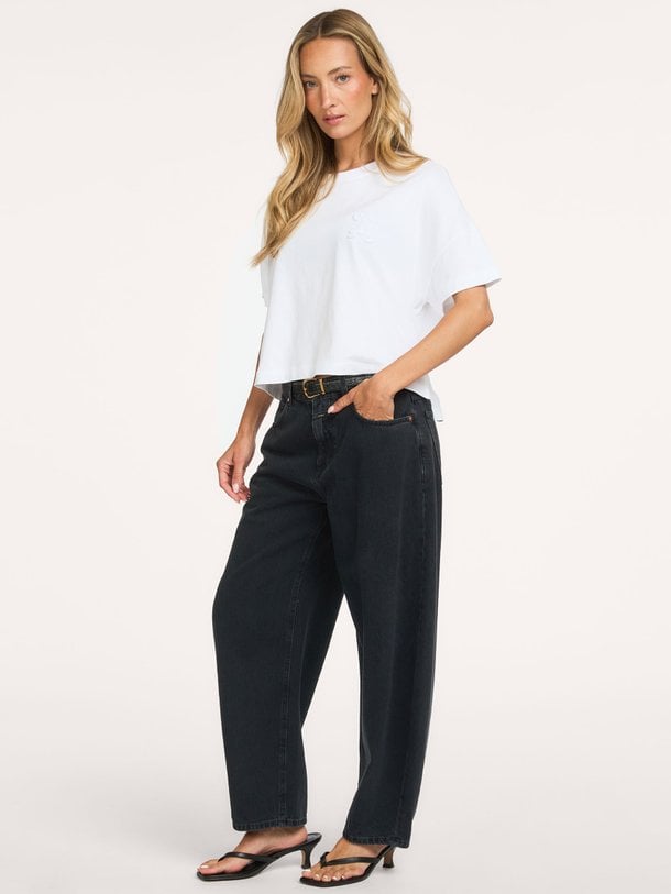 Ontdek de Jazzie mid waist barrel fit non-stretch jeans van Closed in de kleur donkergrijs bij Orangebag. Op werkdagen voor 21:45 besteld, morgen in huis.