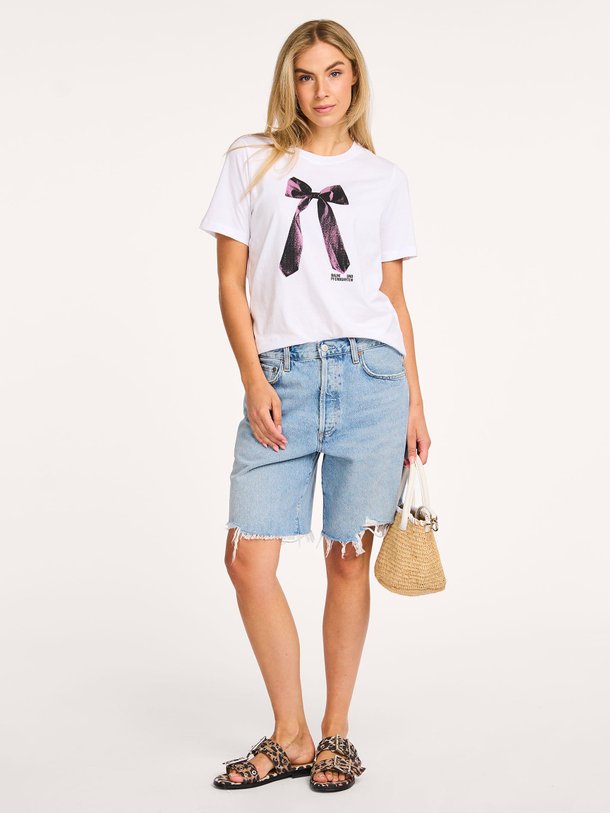 Ontdek de Jawo katoenen T-shirt met print van Baum und Pferdgarten in de kleur wit bij Orangebag. Op werkdagen voor 21:45 besteld, morgen in huis.