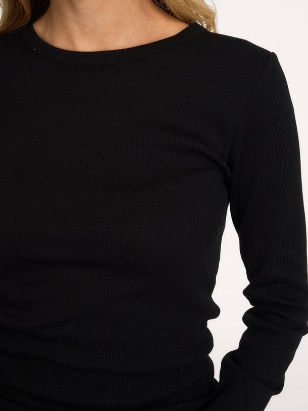 Colorful Standard Organic Cotton Rib Jersey Longsleeve - Zwart Ontdek de Organic cotton rib jersey longsleeve van Colorful Standard in de kleur zwart bij Orangebag. Op werkdagen voor 21:45 besteld, morgen in huis.