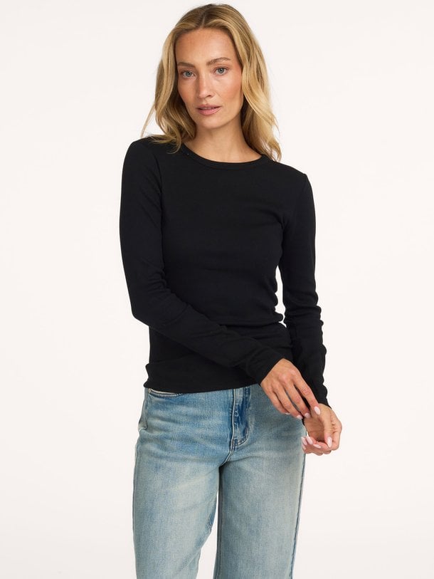 Colorful Standard Organic Cotton Rib Jersey Longsleeve - Zwart Ontdek de Organic cotton rib jersey longsleeve van Colorful Standard in de kleur zwart bij Orangebag. Op werkdagen voor 21:45 besteld, morgen in huis.