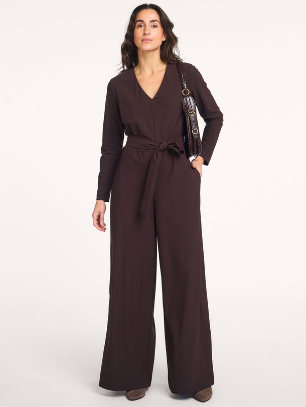 Ontdek de Odessa heavy travel jersey jumpsuit van Studio Anneloes in de kleur donkerbruin bij Orangebag. Op werkdagen voor 21:45 besteld, morgen in huis.