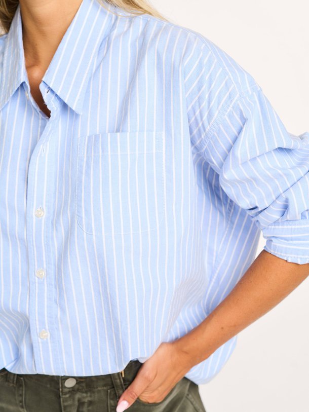 Ontdek de Katoenen blouse met gestreept dessin van Denimist in de kleur lichtblauw bij Orangebag. Op werkdagen voor 21:45 besteld, morgen in huis.