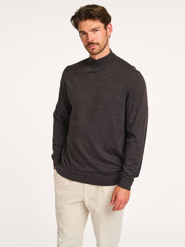 Ontdek de Merino wollen trui van Profuomo in de kleur donkerbruin bij Orangebag. Op werkdagen voor 21:45 besteld, morgen in huis.