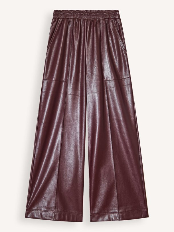 Ontdek de Lak leatherlook wide leg broek van Frnch in de kleur bordeauxrood bij Orangebag. Op werkdagen voor 21:45 besteld, morgen in huis.