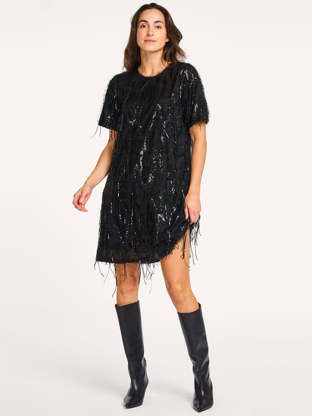 Ontdek de Silla geweven jurk met pailletten van Co'Couture in de kleur zwart bij Orangebag. Op werkdagen voor 21:45 besteld, morgen in huis.