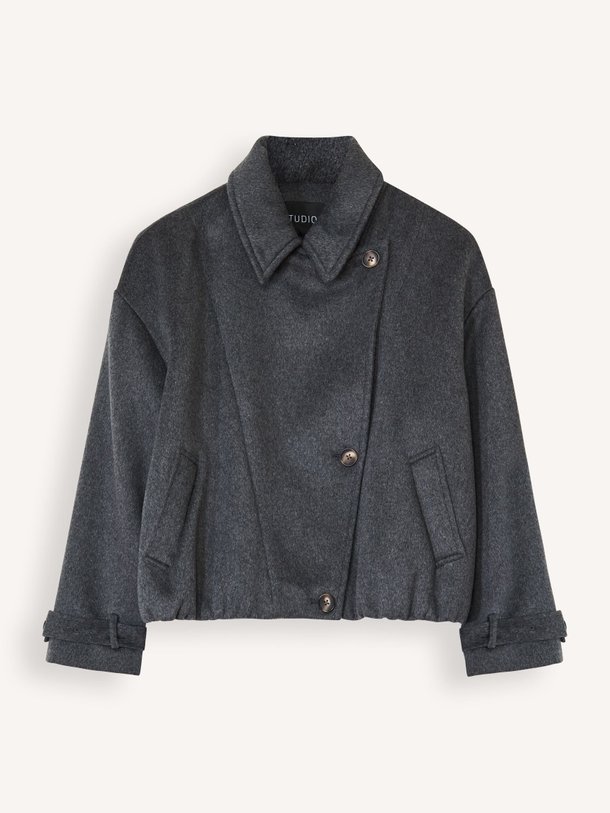 Ontdek de Silas wolmix mantel van Studio AR in de kleur donkergrijs bij Orangebag. Op werkdagen voor 21:45 besteld, morgen in huis.