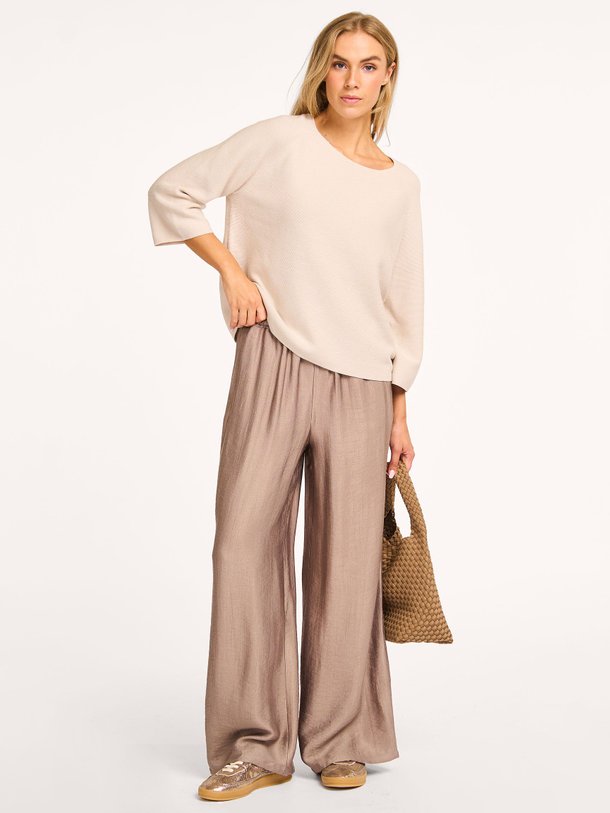 Ontdek de Noa viscosemix palazzo van Knit-ted in de kleur bruin bij Orangebag. Op werkdagen voor 21:45 besteld, morgen in huis.