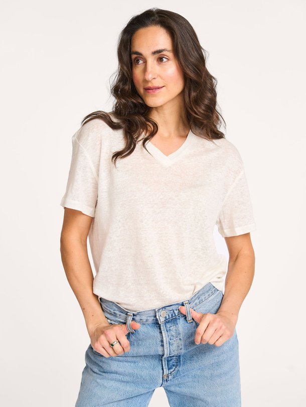 Ontdek de Saeli organic linen T-shirt van Samsoe Samsoe in de kleur off-white bij Orangebag. Op werkdagen voor 21:45 besteld, morgen in huis.