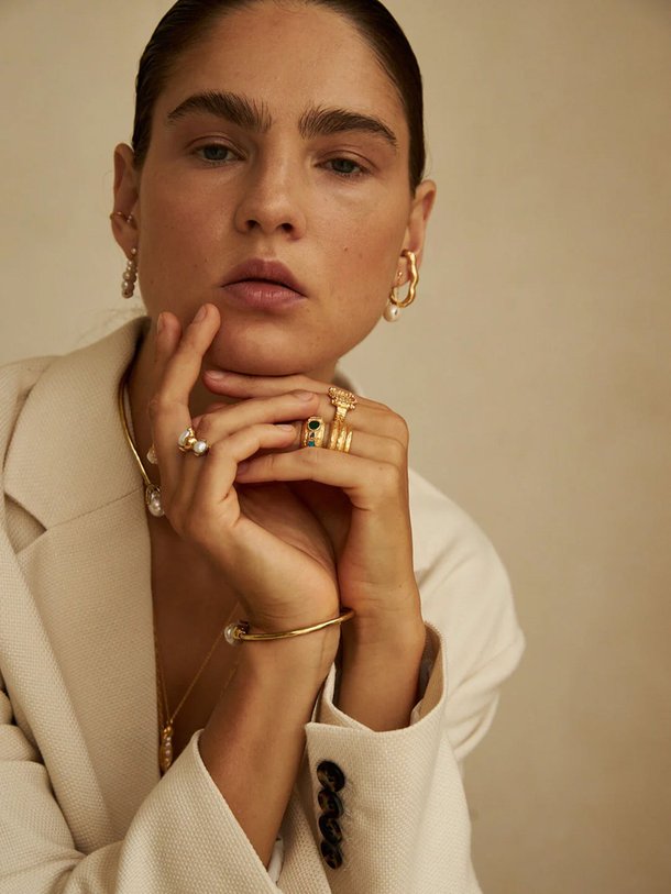 Ontdek de Kalani vergulde ring van Mimi et Toi in de kleur goudkleur bij Orangebag. Op werkdagen voor 21:45 besteld, morgen in huis.